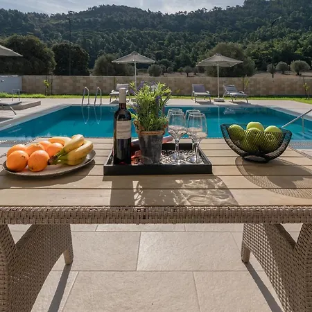 Paleos Hillside Villa *